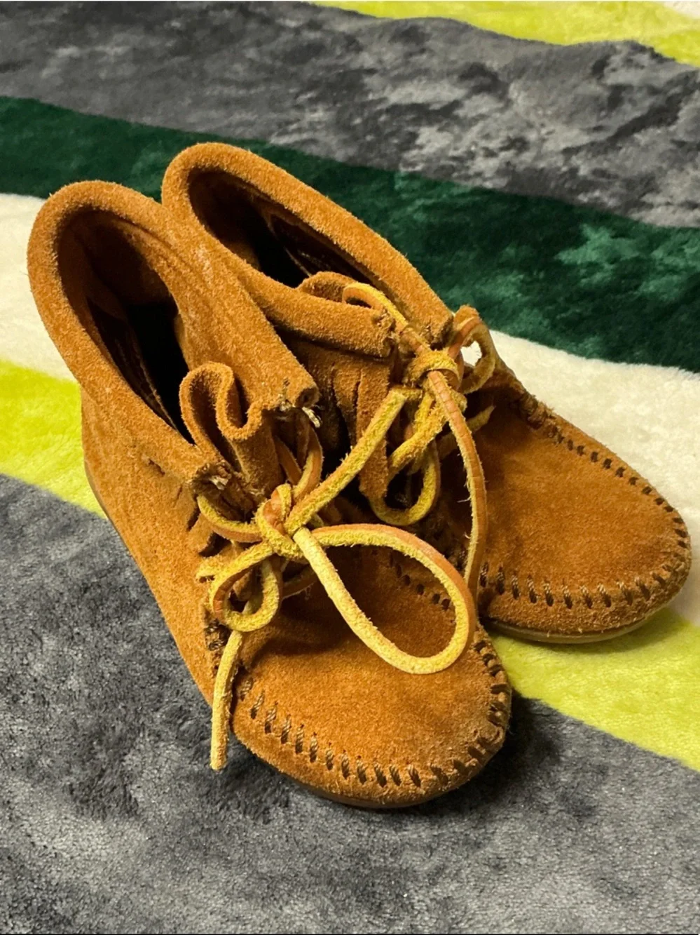 Minnetonka Kids Orange Suede Fringe Moccasins Size 7